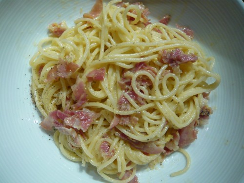 pâtes à la carbonara,cuisine,italie,pasta,mangiare ridere,carbonara club,authenticité,recette